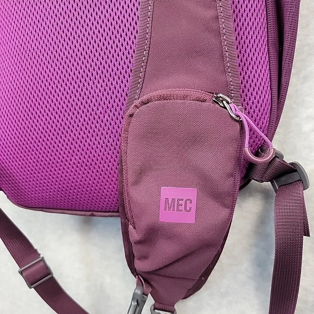 Mountain Equipment Co-op MEC Pod‎ Sling Pack in Purple Padded Travel Hiking